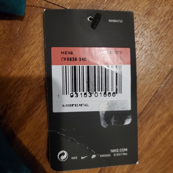 Nike Swoosh Tee Tshirt New with Tags - Picture 6 of 6